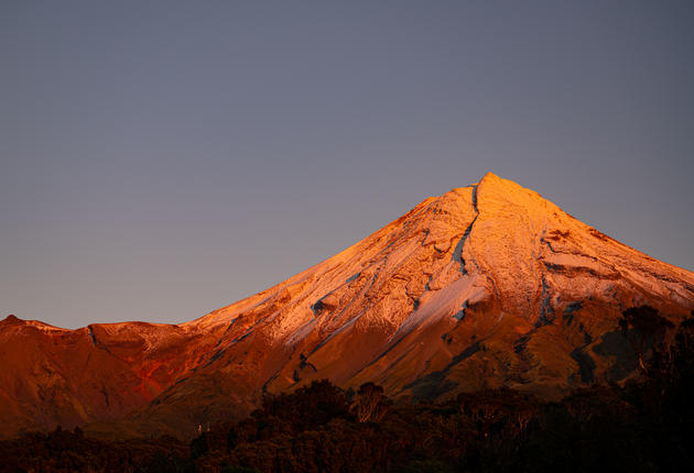 このハリウッド超大作の数々の名場面は、日本の象徴、富士山を再現できるニュージーランドのタラナキ山付近で撮影されました。