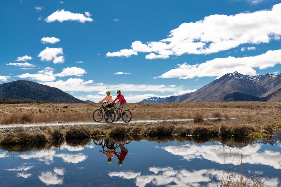 Around the Mountains, Von Valley Biking