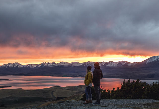 Discover the South Island on this 8-day campervan itinerary from Christchurch to Queenstown. Explore Christchurch and the UNESCO Dark Sky Reserve in Lake Tekapo. Find out more.