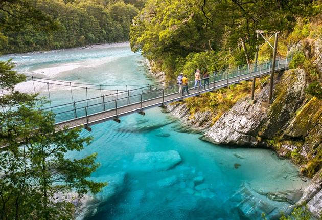 Haast is situated in the heart of Te Wāhipounamu World Heritage Area. There are national parks to the north, south and east.