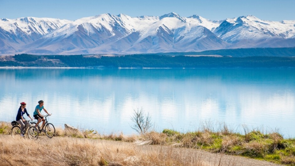 New Zealand's stunning landscapes, vibrant forests, amazing wildlife and great climate make it a fantastic destination for those who love the great outdoors.