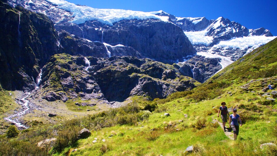 Hiking to Rob Roy Glacier