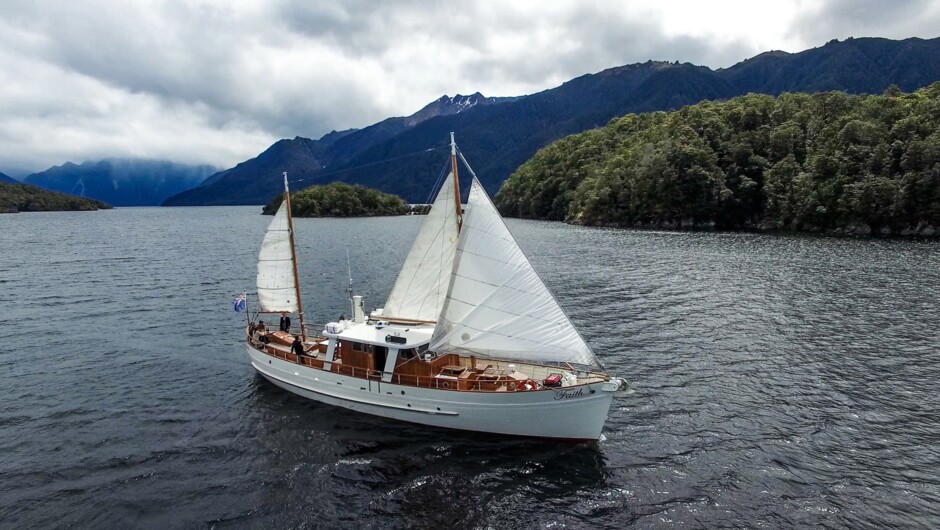 All this just 40 mins cruising from the Te Anau town centre. You'll feel like you're a million miles away...