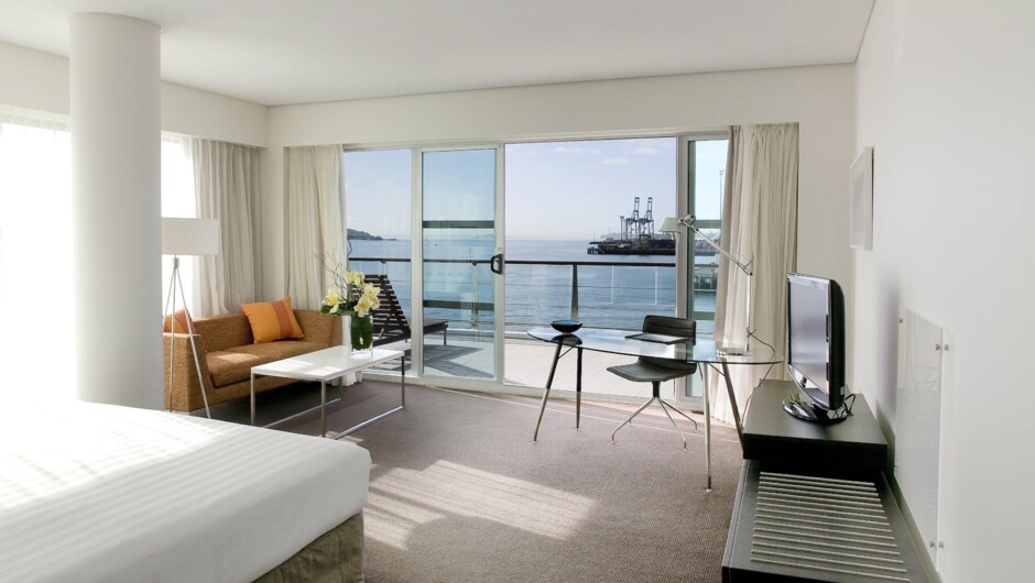 Deluxe Harbour View Plus Room