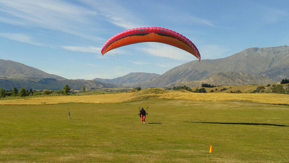 Queenstown Paragliding School.