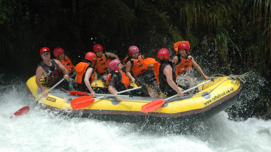 Rafting Jeff's Joy on the Rangitaiki River, Rotorua New Zealand with Raftabout