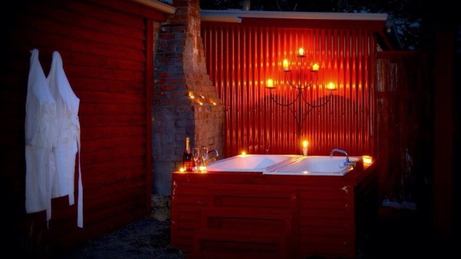 天然气供热的浪漫室外浴室