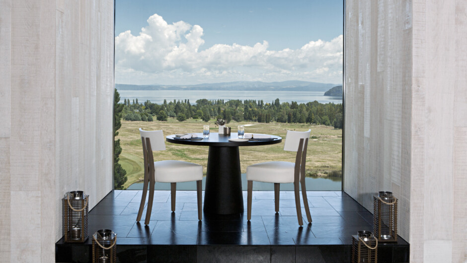 The Kinloch Manor - Luxury dining room