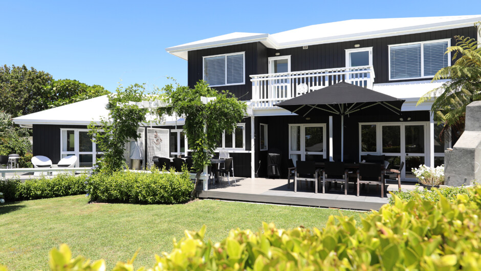Luxury bed & breakfast accomodation in spectacular Hahei, walking distance to Cathedral Cove and short drive to Hot Water Beach