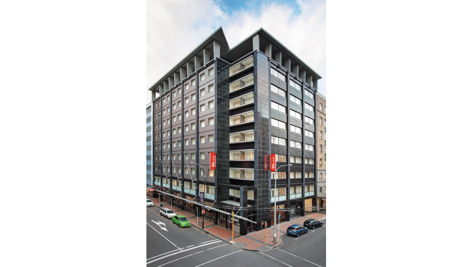Located in the heart of the city near the bustle of Lambton Quay.