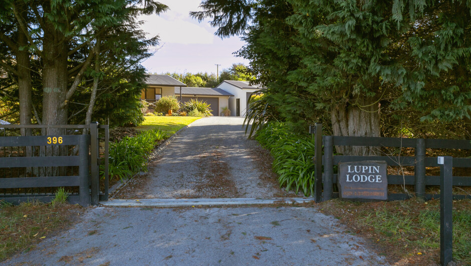 Nau mai Haere mai - Welcome to Lupin Lodge, Taupo