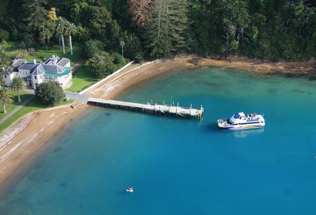 Auf Kawau erwarten sie ein historisches Herrenhaus und herrliche Wanderwege.