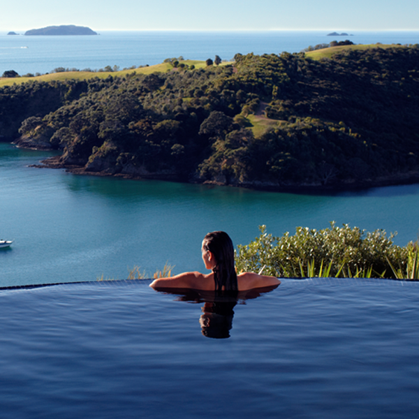 Sumergite en las impresionantes vistas que ofrece Delamore Lodge en la isla Waiheke.