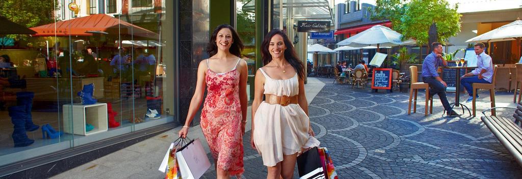 Enjoy the glitz and glamour of designer stores alongside vintage shops and quirky New Zealand art on Auckland's high streets.