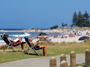 Am Mount Maunganui in der Bay of Plenty herrscht am Strand immer ein reges Treiben.