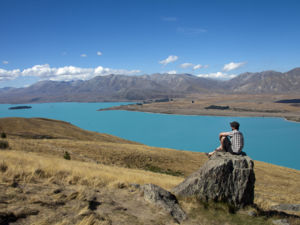 Contemplación del lago Tekapo desde el monte John