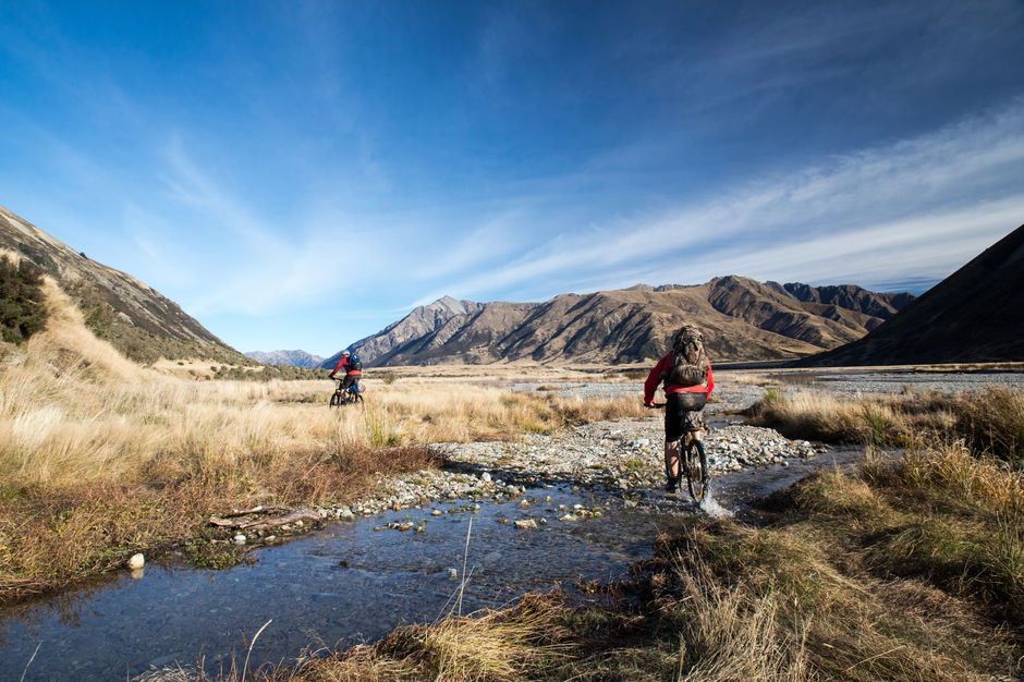 Nur 90 Minuten von Christchurch entfernt, findest du einen der besten Mountainbike-Tracks auf der Südinsel, den St James Cycle Trail.