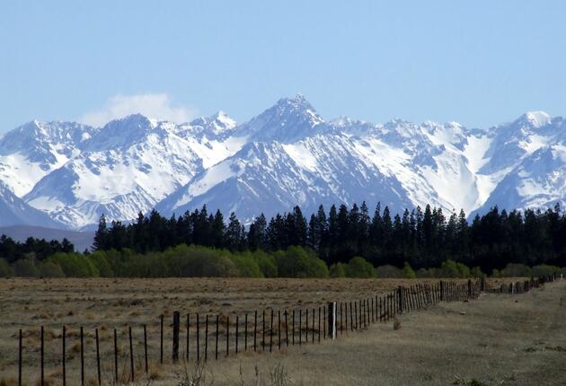 Fairlie is known as the ‘Gateway to the Mackenzie Country’. It’s an attractive rural service town that doubles as a ski town in winter.