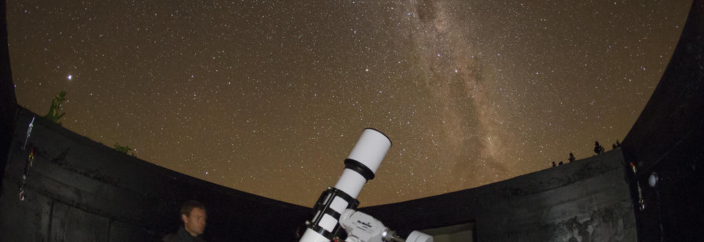 Mt Cook Lakeside Retreat stargazing