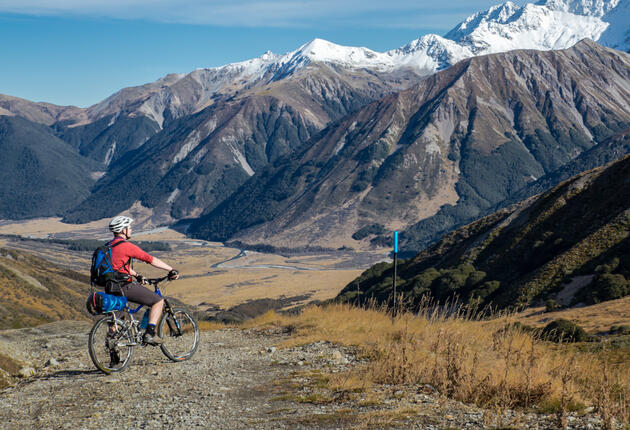 The St James Cycle Trail takes you through stunning mountainous landscapes. The rewards of this remote high-country journey include golden meadows, beech forest, lake and valley – backdropped by snow-capped peaks.