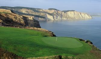 Designed by legendary golf architect Tom Doak, Cape Kidnappers Golf Course in Hawke's Bay is ranked no. 16 in the world by Golf Digest.