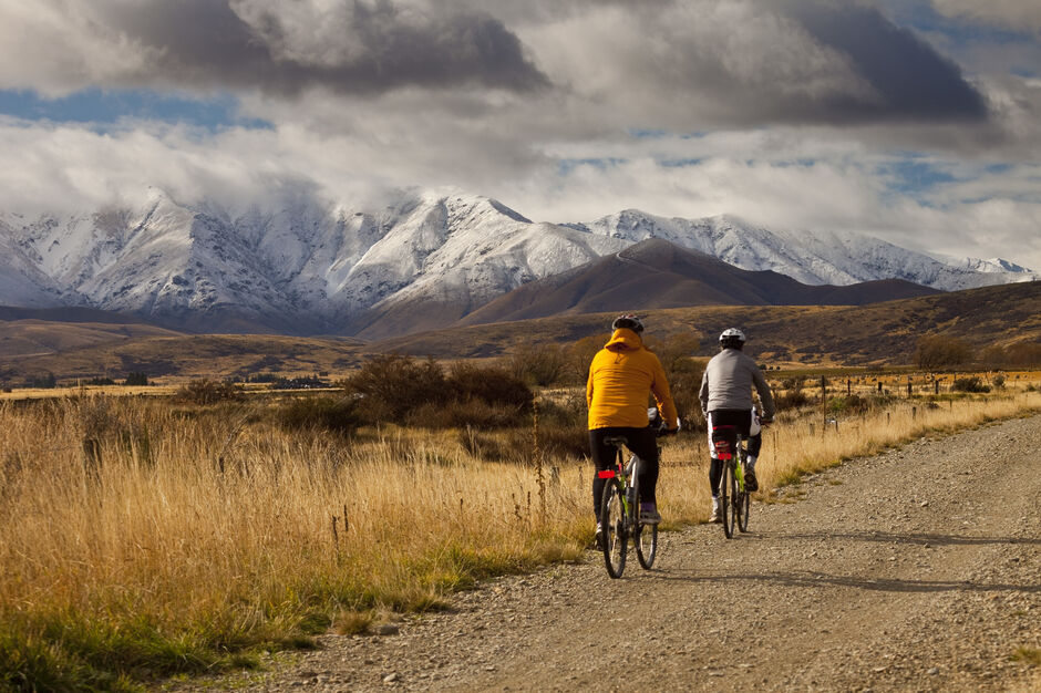 New Zealand’s original off-road cycling adventure is the Otago Central Rail Trail, a 150km journey between Middlemarch and Clyde in Central Otago.