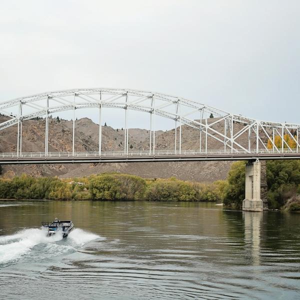 Explore the beautiful Roxburgh Gorge area - by boat, by bike or on foot.