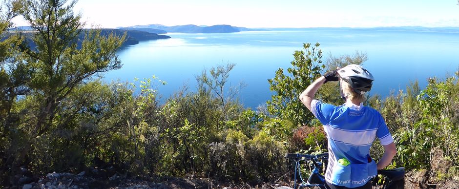 The stunning Great Lake Trail follows the shores of beautiful Lake Taupo, New Zealand's largest lake.
