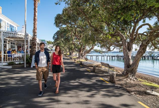 Northland verbindet Geschichte, kulturelles Erbe und Küste. Übernachten Sie in Paihia oder Kerikeri und erkunden Sie die Bay of Islands oder Tutukaka.