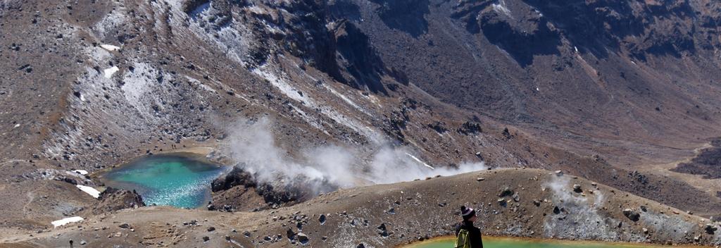 Tongariro Crossing - NZ's best 1 day alpine hike