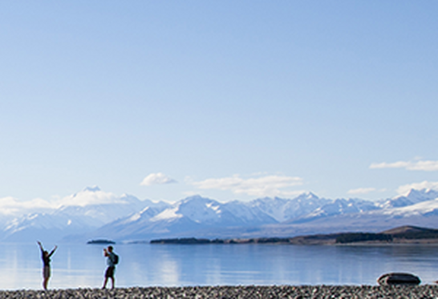 Als Heimat von 10 der 14 Nationalparks in Neuseeland ist die Südinsel bekannt für eine umwerfende Alpenlandschaft, eisige Gletscher und spannende Natur.