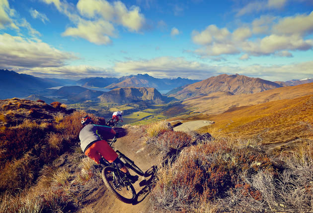Pulling in ambitious riders the world over, these adrenaline-pumping downhill mountain biking Queenstown trails are all the more irresistible for their eye-popping alpine country backdrop.