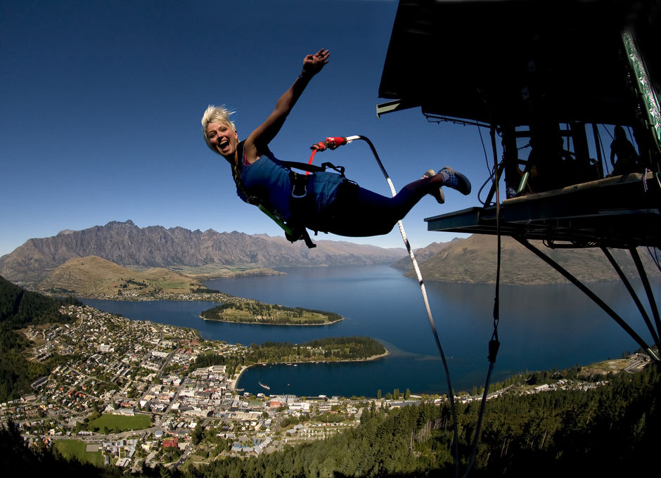 Freestyle Bungeejumping in Queenstown.