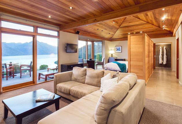 New Zealand lodges and boutique accommodations offer the perfect mix of romance and luxury. Enjoy Kiwi hospitality in a diverse range of accommodations.