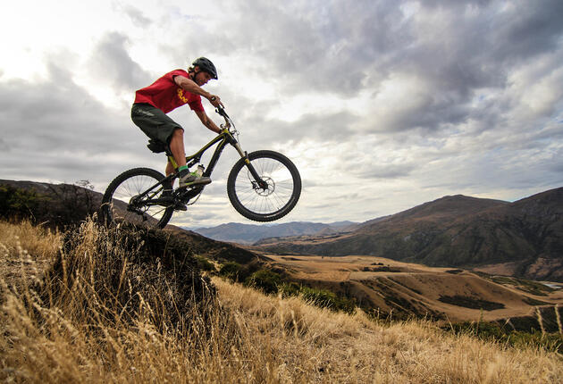 This privately run mountain biking park serves up a winning combination of mixed-grade trails, mountain scenery and wineries of the Gibbston Valley.