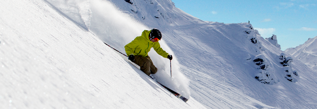 三锥山拥有各种级别的滑道以及雄伟壮丽的景观，是理想的滑雪胜地。