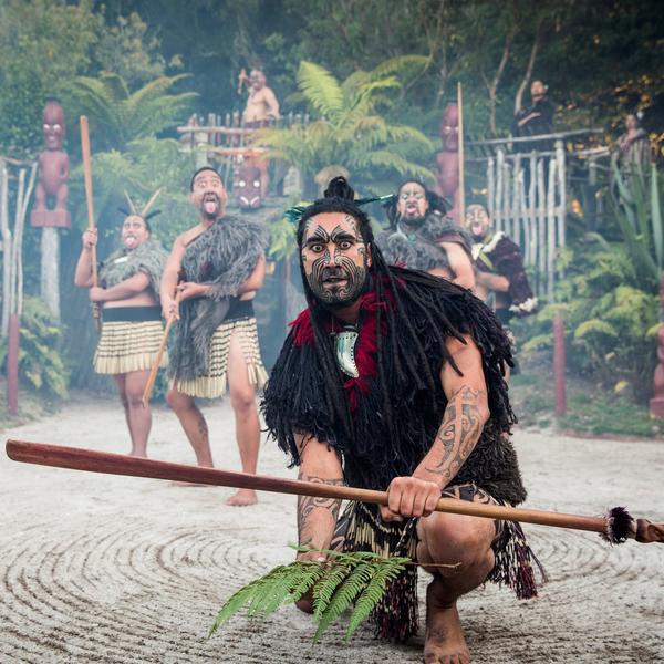 In Te Puia treffen geothermale Phänomene auf faszinierende Maori-Kultur.
