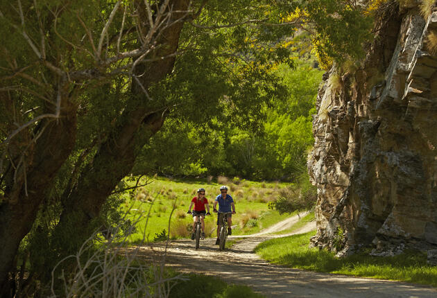 Across Lake Wakatipu, through a secluded valley, and into lush countryside – the Around the Mountains cycling journey is epic in both its scenery and scale. Enjoy the most incredible mountain vistas along the ride.