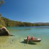 千万不要错过在水晶般清澈的怀卡里莫阿纳湖（Lake Waikaremoana）水上嬉戏的机会。