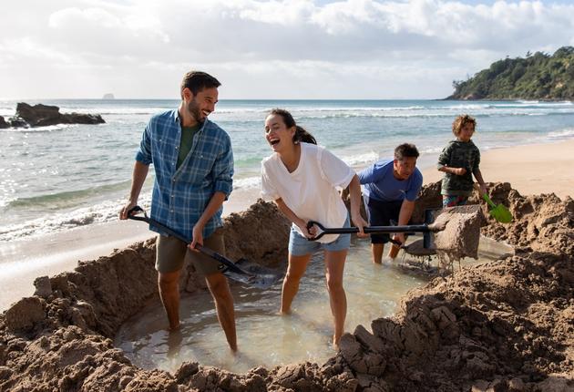 Hot Water Beach is a must do when you are visiting The Coromandel. Dig your own hot pool just metres from the Pacific Ocean. Read on to learn more about Hot Water Beach.
