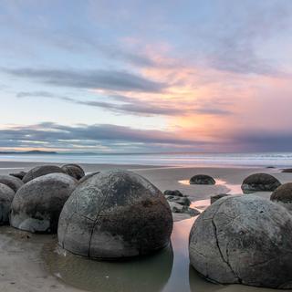 Moeraki Boulders beach