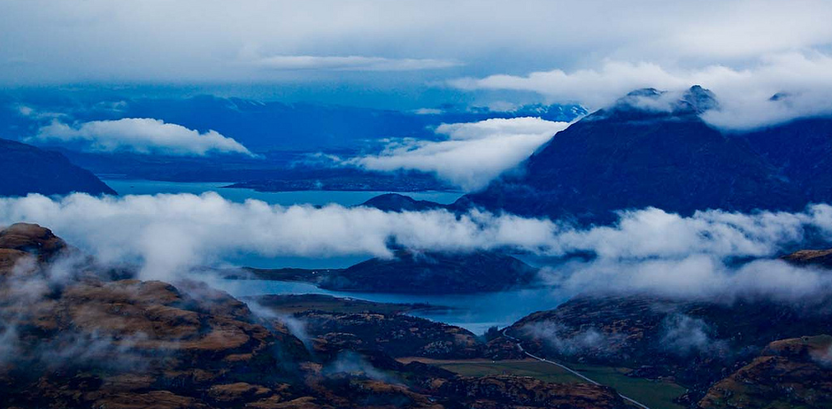 With Eco Wanaka fly like the eagles and land on a glacial peak, then hike down through cliffs, canyons and rivers as Bilbo and the dwarves did.