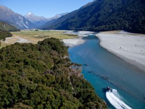 jetboating-8-wilkin-river-mt-aspiring-national-park-CS (Web)