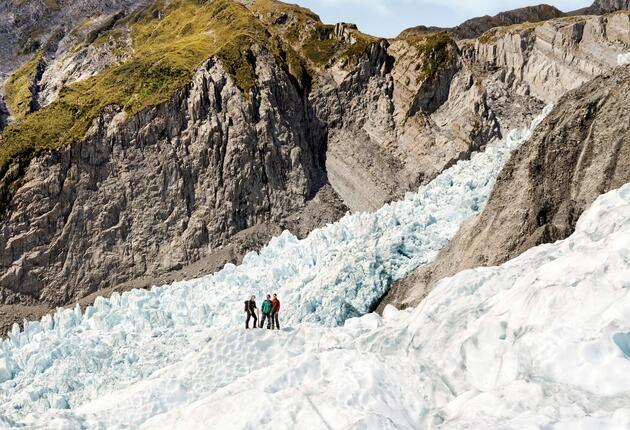 Das gastfreundliche Städtchen Franz Josef ist das Tor zum gleichnamigen Gletscher. übernachte hier, während du das Weltnaturerbe der Region erkundest.