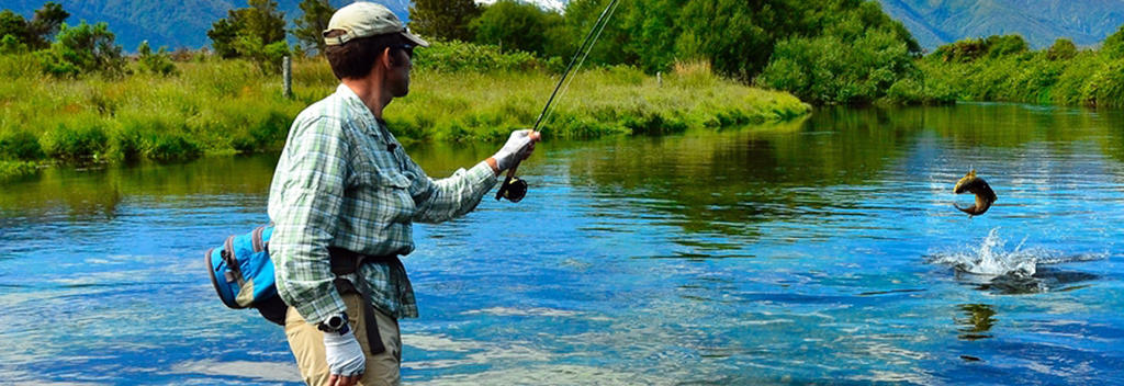 Along the South Islands rugged West Coast, rivers of all sizes cross the relatively narrow plain between the Southern Alps and the Tasman Sea. Wild brown trout live here in abundance, along with rainbow trout and seasonal salmon.