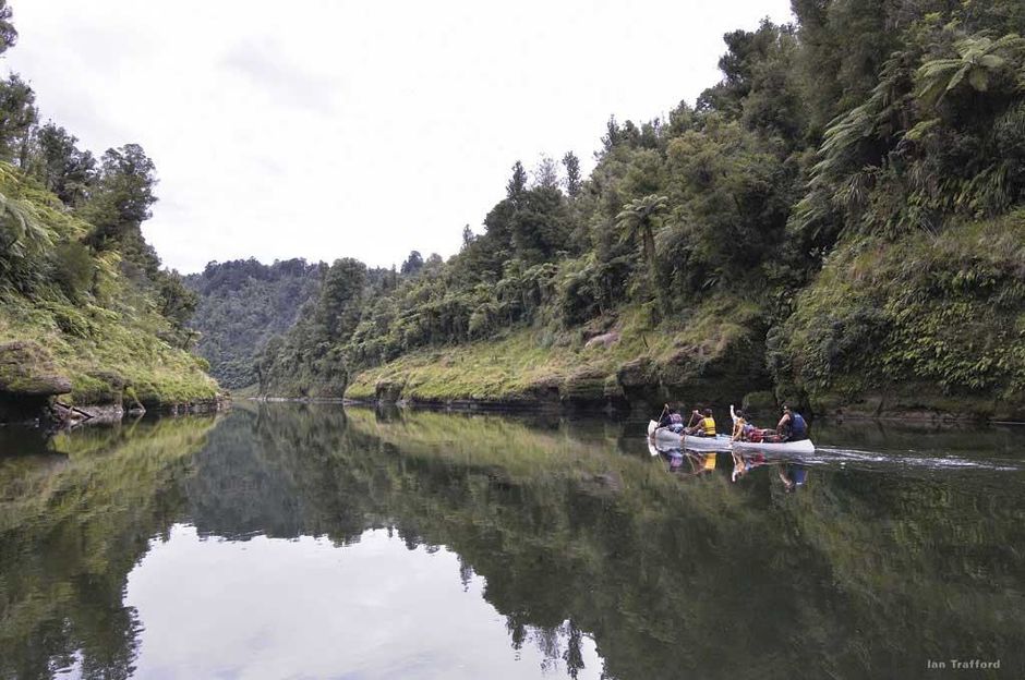 旺格努伊河（Whanganui River）独木舟之旅