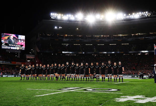 From grass roots to international super-teams, New Zealand rugby forms the sporting backbone of the nation, and Kiwis are proud and passionate rugby fans.