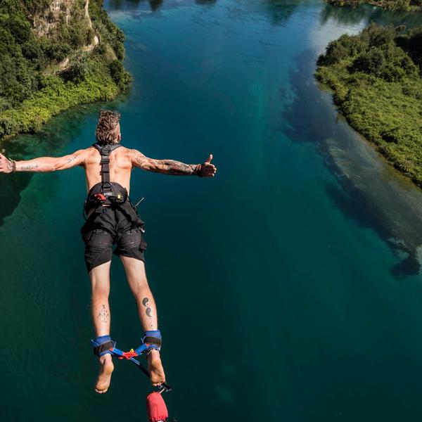 Bungy jumping in Taupo