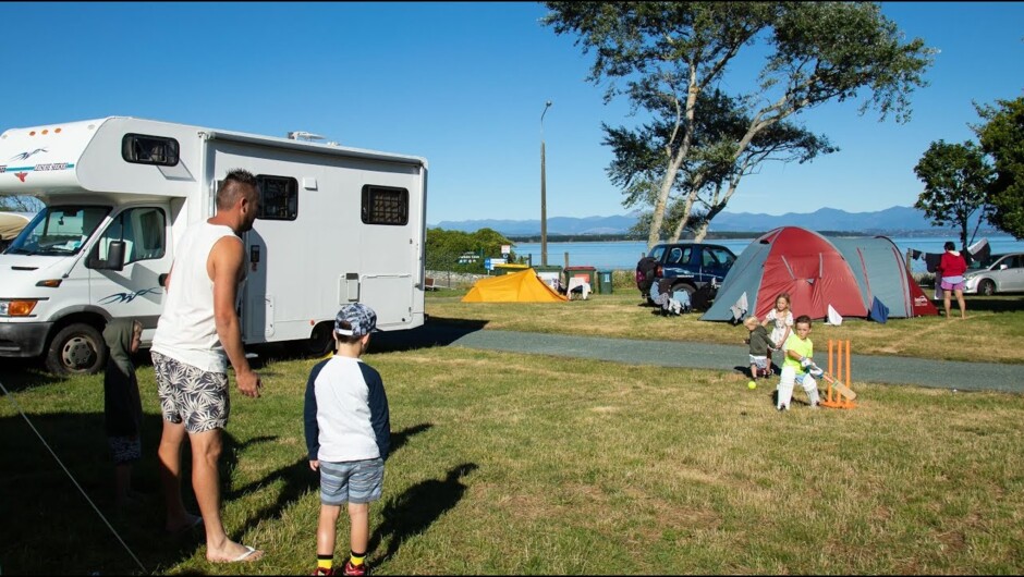 Tāhuna Beach Holiday Park - Your Summer Destination