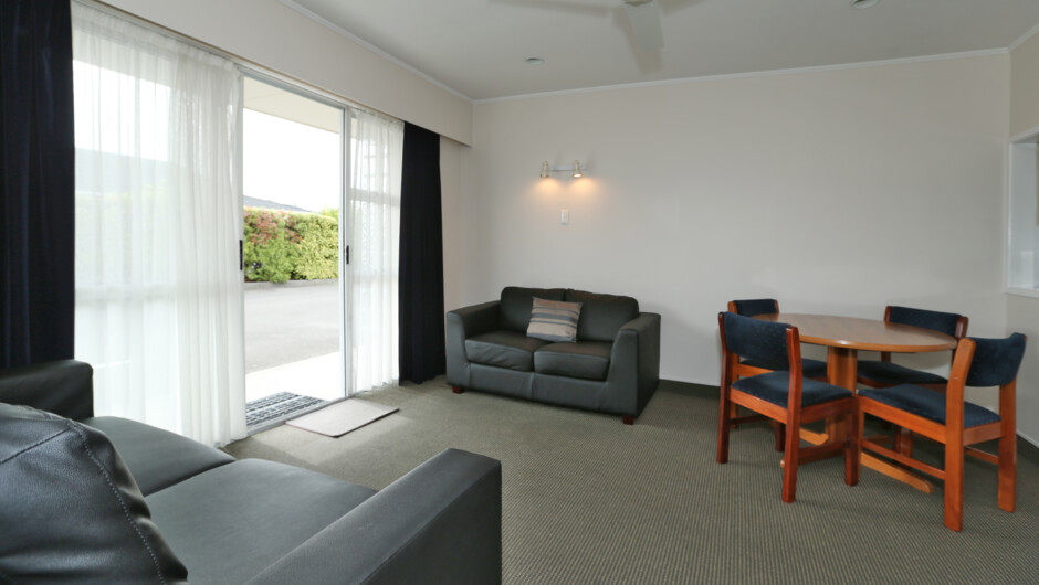 Lounge area - ASURE Fountain Resort Motel, Nelson